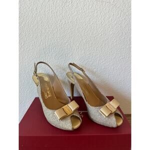 Salvatore Ferragamo Bloomy Slingback Peep Toe Pumps Beige Pebble Calf Size 7B